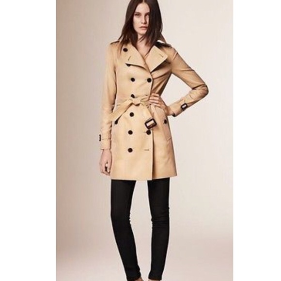 Burberry Jackets & Blazers - Heritage Sandringham Mid-Length Trench Coat US 6